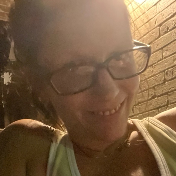 👋🙋🏻‍♀️ hey, it’s Poshmarker, NICKY!!!! 😁 - Picture 2 of 4